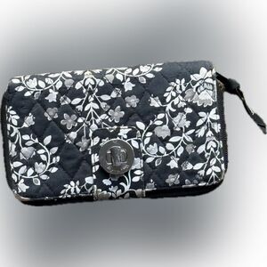 Vera Bradley turn lock, long wallet, quilted, zipper compartments ￼